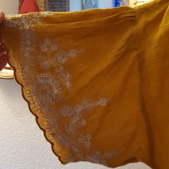 FREE PEOPLE Bohemian embroidered womens crop top 🌼😊🍂 - Picture 3 of 11